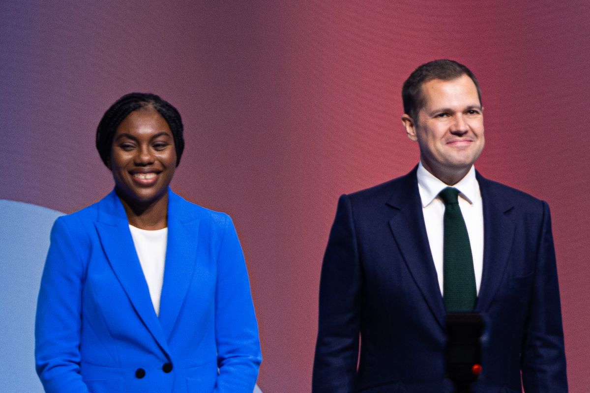 תמונה של רוברט ג'נריק וקמי בדנוק בכנס המפלגה השמרנית 2024