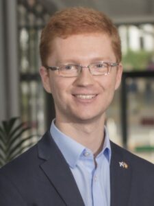 פורטרט של רוס גריר