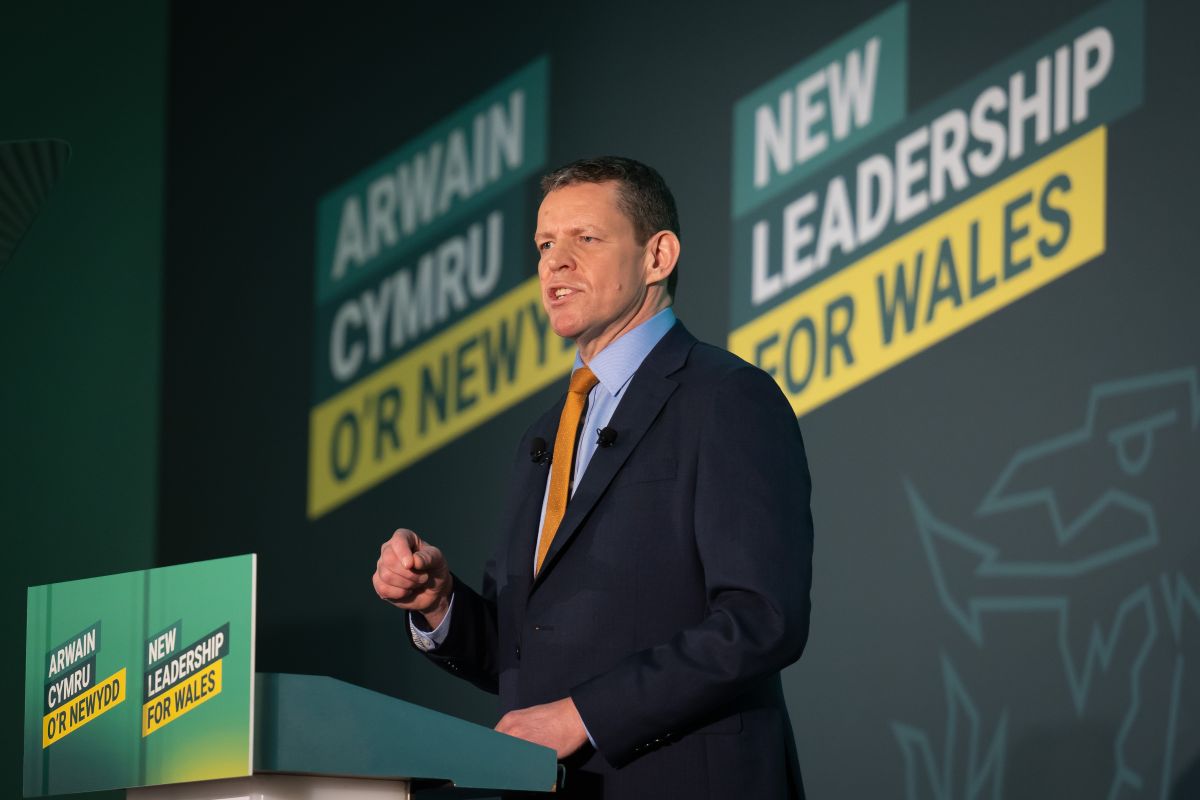 תמונה של ראש פלייד קמרי רין אפ יורוורת'